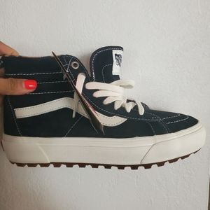 Women's Vans Sk8 Hi-MTE Sneaker/ boots